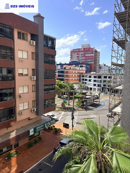 Apartamento frente à praça na Sepé, ideal para temporada.: 2ª foto da galeria de imagens do imóvel