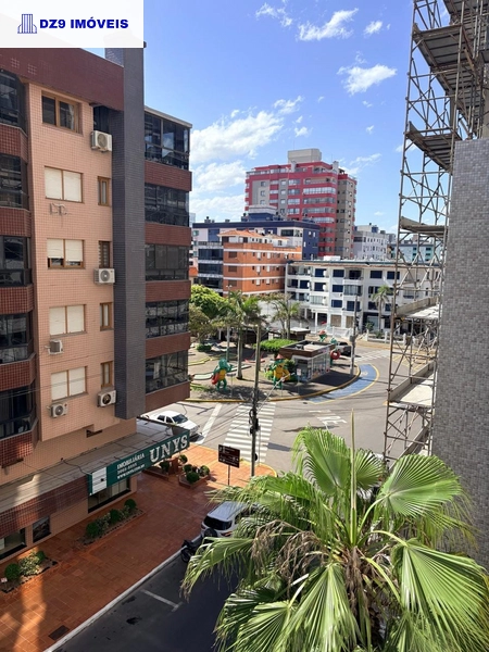 Apartamento frente à praça na Sepé, ideal para temporada.: 3ª foto da galeria de imagens do imóvel