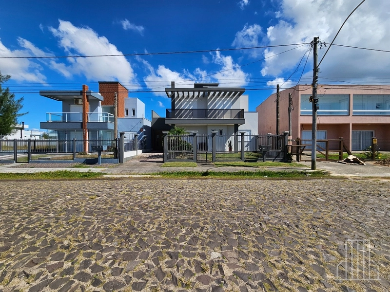 Exclusiva Casa à Beira-Mar em Capão Novo: 3ª foto da galeria de imagens do imóvel