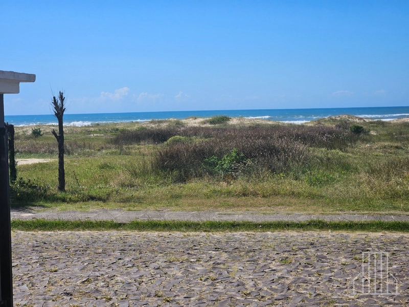 Exclusiva Casa à Beira-Mar em Capão Novo: 5ª foto da galeria de imagens do imóvel