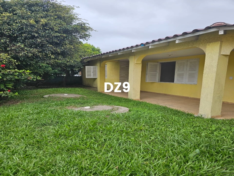 EXCELENTE CASA PERTO DO MAR NO JARDIM BEIRA MAR!: 2ª foto da galeria de imagens do imóvel