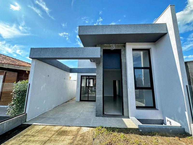 Casa de 3 Dormitórios com Suíte, Pátio Amplo e a 500m do Mar: 2ª foto da galeria de imagens do imóvel