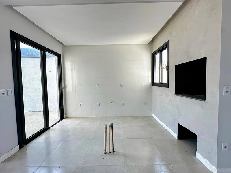 Casa de 3 Dormitórios com Suíte, Pátio Amplo e a 500m do Mar: 7ª foto da galeria de imagens do imóvel