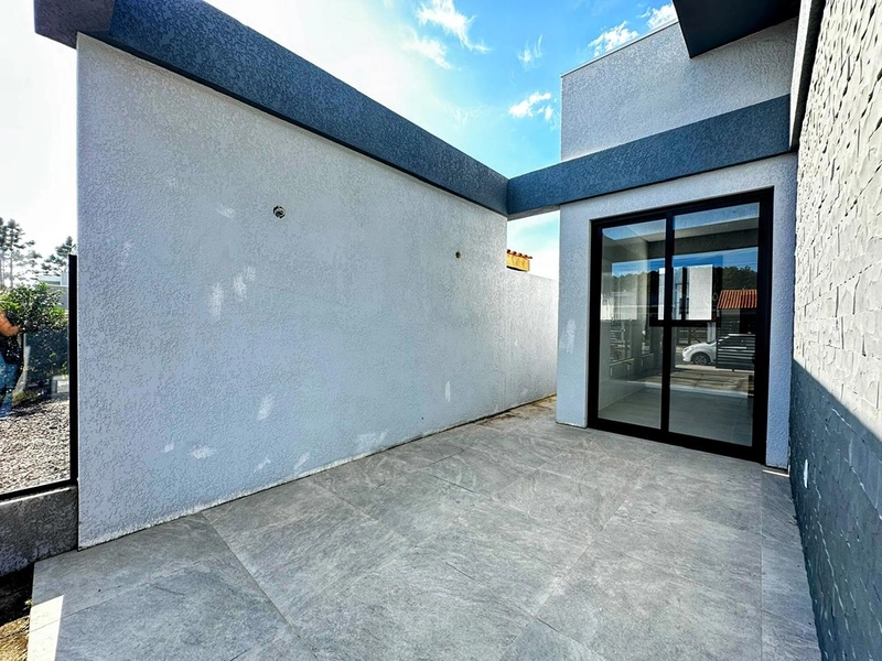 Casa de 3 Dormitórios com Suíte, Pátio Amplo e a 500m do Mar: 3ª foto da galeria de imagens do imóvel