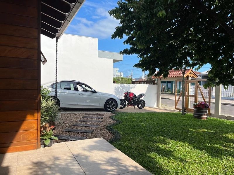CASA À VENDA: 5ª foto da galeria de imagens do imóvel