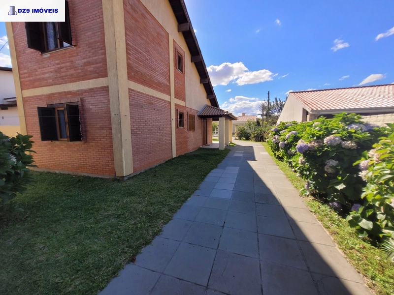 ENCANTADORA CASA ESTILO CHALÉ NA ZONA NOVA: 10ª foto da galeria de imagens do imóvel