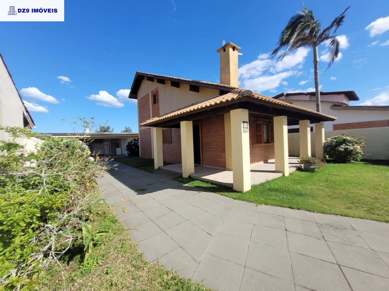 ENCANTADORA CASA ESTILO CHALÉ NA ZONA NOVA: 4ª foto da galeria de imagens do imóvel