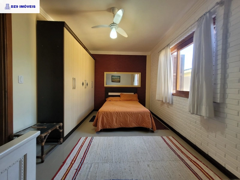 ENCANTADORA CASA ESTILO CHALÉ NA ZONA NOVA: 25ª foto da galeria de imagens do imóvel