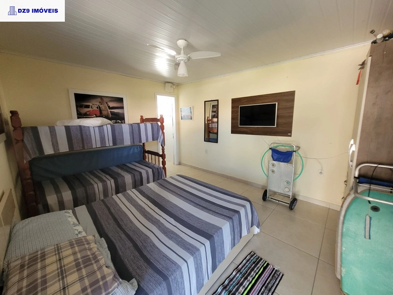 ENCANTADORA CASA ESTILO CHALÉ NA ZONA NOVA: 27ª foto da galeria de imagens do imóvel