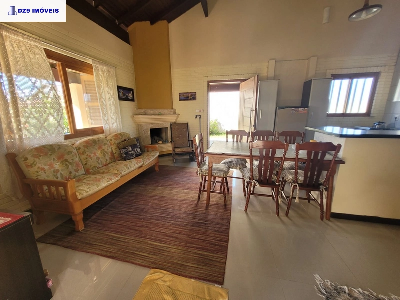 ENCANTADORA CASA ESTILO CHALÉ NA ZONA NOVA: 21ª foto da galeria de imagens do imóvel