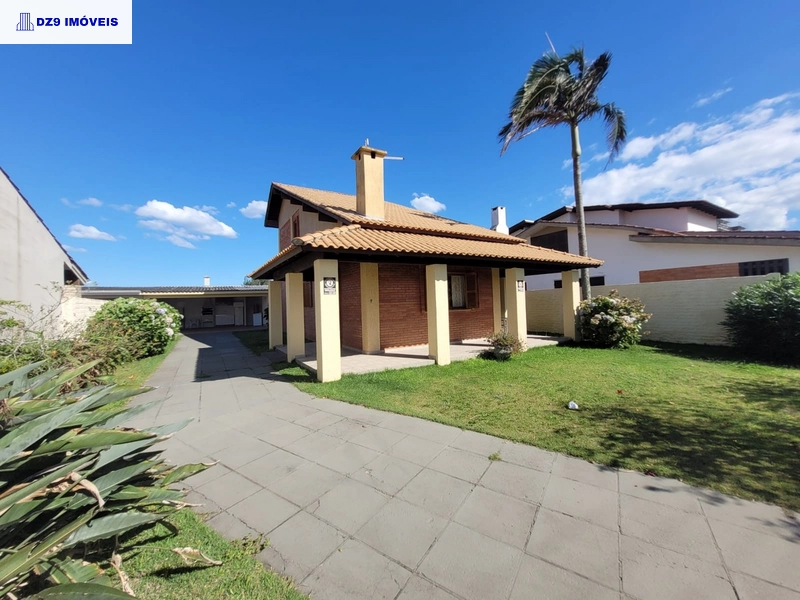 ENCANTADORA CASA ESTILO CHALÉ NA ZONA NOVA: 6ª foto da galeria de imagens do imóvel