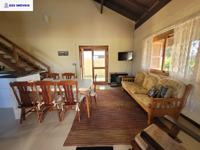 ENCANTADORA CASA ESTILO CHALÉ NA ZONA NOVA: 19ª foto da galeria de imagens do imóvel