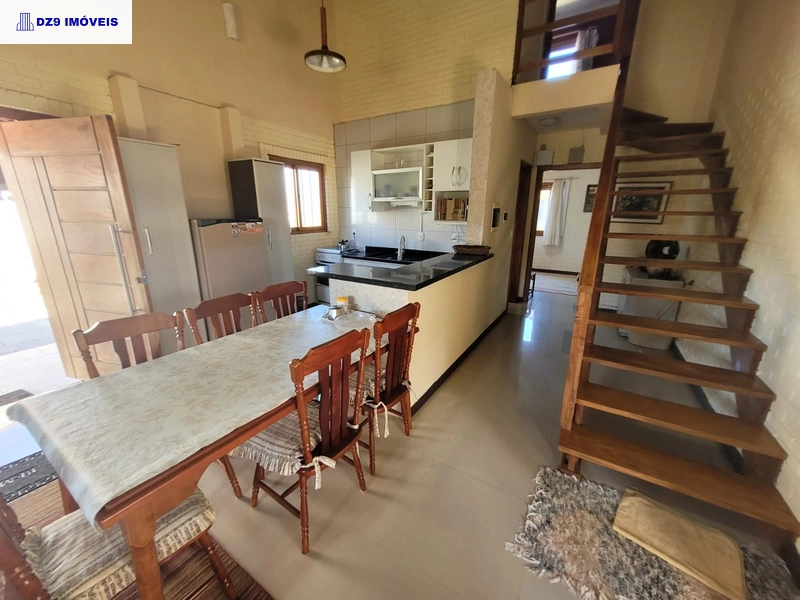 ENCANTADORA CASA ESTILO CHALÉ NA ZONA NOVA: 15ª foto da galeria de imagens do imóvel