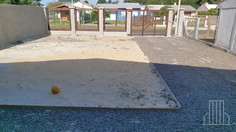 EXCELENTE CASA DE MADEIRA NO BAIRRO CAPÃO NOVO – VILLAGE!: 2ª foto da galeria de imagens do imóvel