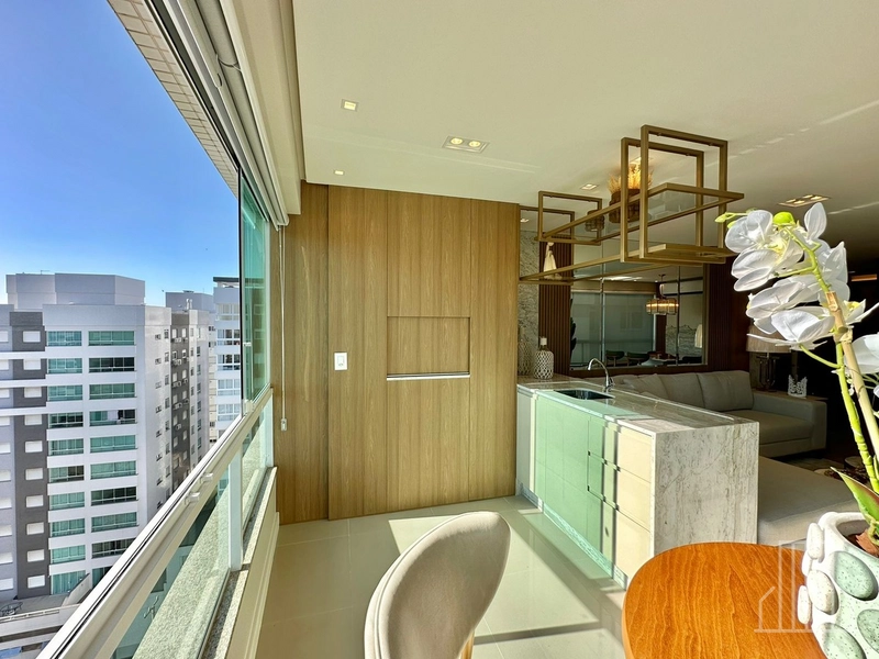 ELEGANTE APARTAMENTO EM BAIRRO TRANQUILO!: 8ª foto da galeria de imagens do imóvel