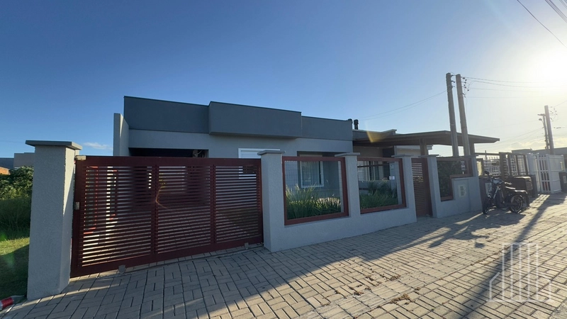 LINDA CASA À VENDA NO TRANQUILO BAIRRO GUARANI, EM CAPÃO DA CANOA!: 2ª foto da galeria de imagens do imóvel