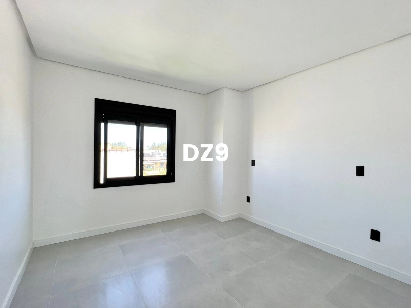 CASA COM 2 DORMITORIOS, SENDO 1 SUITE BEM LOCALIZADO!: 1ª foto da galeria de imagens do imóvel