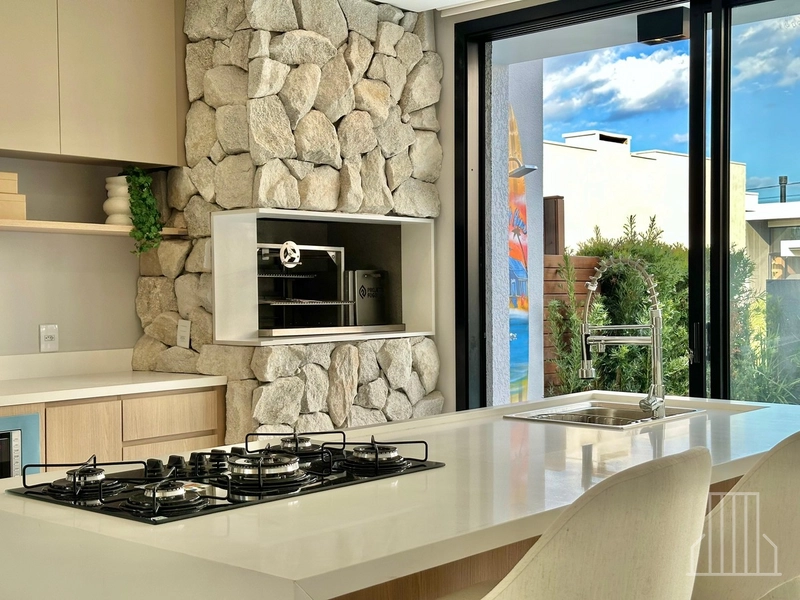 LINDA CASA DE ALTO PADRÃO NO CONDOMÍNIO BLUE EM XANGRI-LÁ: 10ª foto da galeria de imagens do imóvel