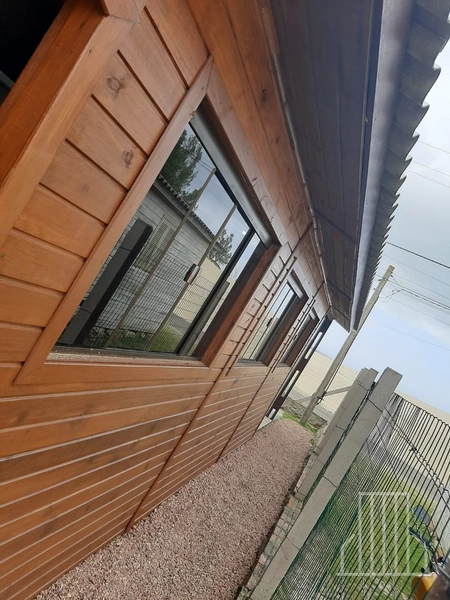 ÓTIMA CASA DE MADEIRA COM 3 DORMITÓRIOS EM CAPÃO NOVO!: 13ª foto da galeria de imagens do imóvel