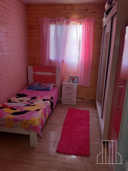 ÓTIMA CASA DE MADEIRA COM 3 DORMITÓRIOS EM CAPÃO NOVO!: 3ª foto da galeria de imagens do imóvel