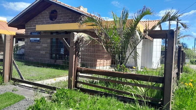 linda casa localizada na rua chile : 2ª foto da galeria de imagens do imóvel