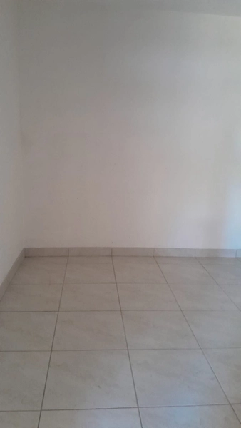 linda casa localizada na rua chile : 4ª foto da galeria de imagens do imóvel