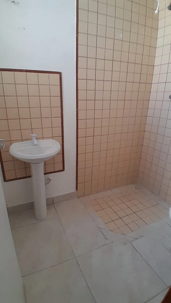 linda casa localizada na rua chile : 12ª foto da galeria de imagens do imóvel