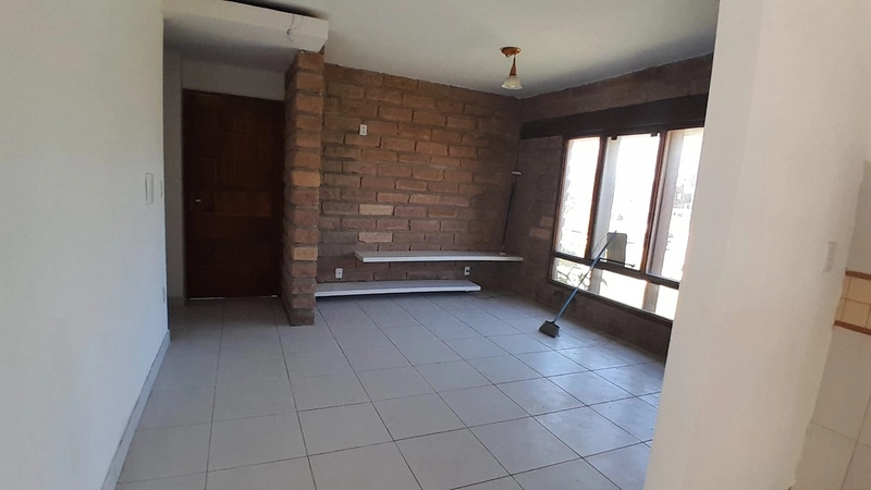 linda casa localizada na rua chile : 10ª foto da galeria de imagens do imóvel