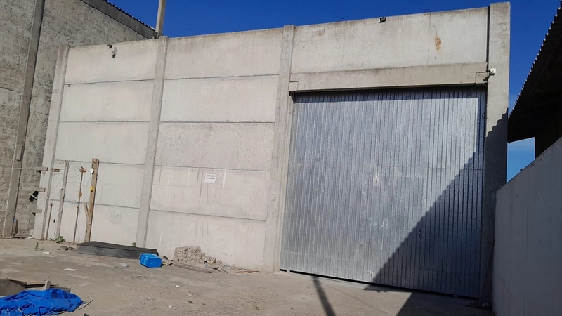 Amplo pavilhão no Jardim Beira Mar,: 6ª foto da galeria de imagens do imóvel