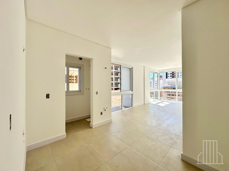 Apartamento de 3 Dormitórios com Vista para Praça e Infraestrutura: 4ª foto da galeria de imagens do imóvel