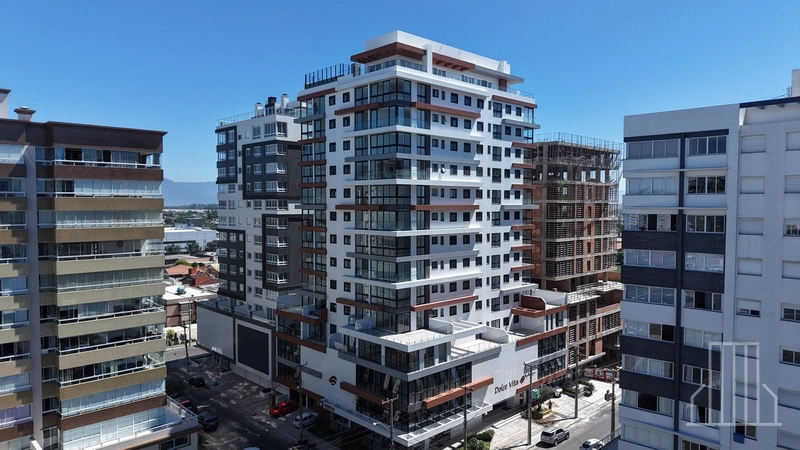 Apartamento de 3 Dormitórios com Vista para Praça e Infraestrutura: 12ª foto da galeria de imagens do imóvel