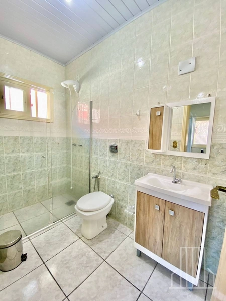 LINDA CASA COM PÁTIO AMPLO NO BAIRRO SANTO ANTÔNIO, EM CAPÃO DA CANOA: 13ª foto da galeria de imagens do imóvel