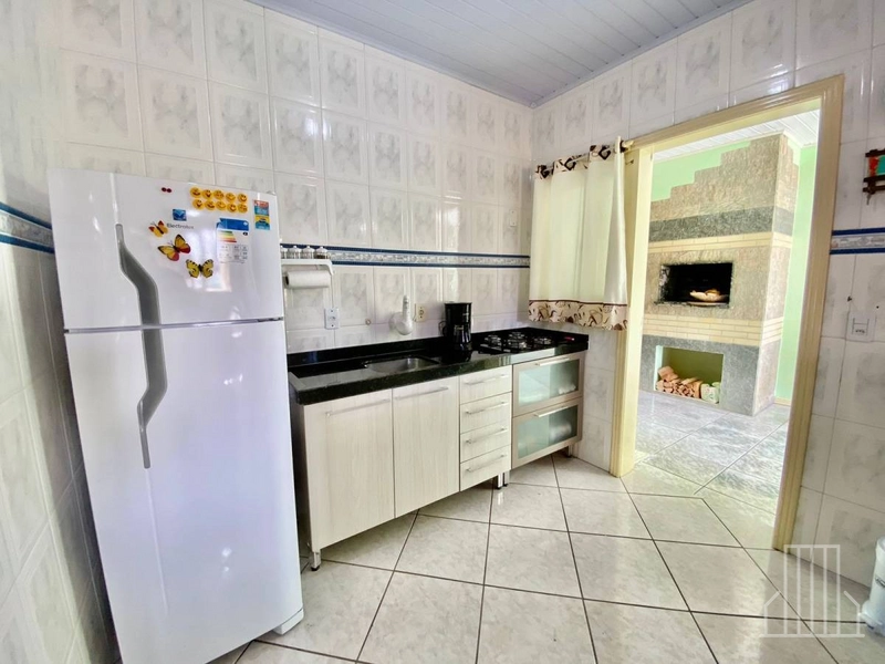 LINDA CASA COM PÁTIO AMPLO NO BAIRRO SANTO ANTÔNIO, EM CAPÃO DA CANOA: 6ª foto da galeria de imagens do imóvel