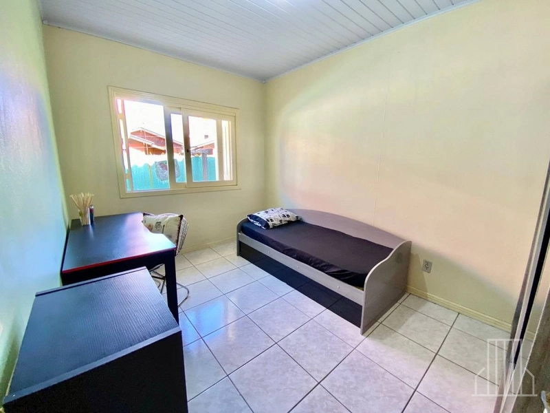 LINDA CASA COM PÁTIO AMPLO NO BAIRRO SANTO ANTÔNIO, EM CAPÃO DA CANOA: 10ª foto da galeria de imagens do imóvel