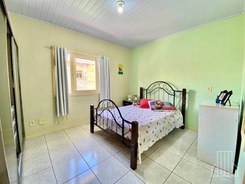 LINDA CASA COM PÁTIO AMPLO NO BAIRRO SANTO ANTÔNIO, EM CAPÃO DA CANOA: 8ª foto da galeria de imagens do imóvel