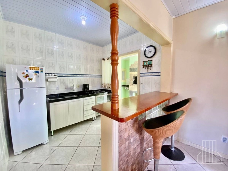 LINDA CASA COM PÁTIO AMPLO NO BAIRRO SANTO ANTÔNIO, EM CAPÃO DA CANOA: 7ª foto da galeria de imagens do imóvel