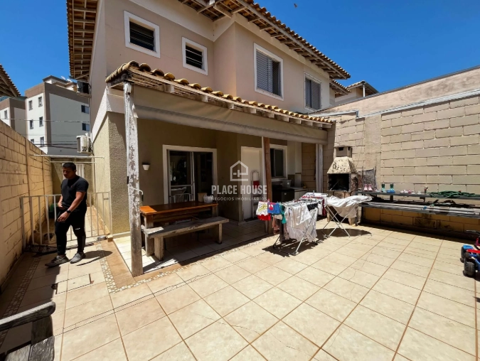 Casa com 3 dormitórios no bairro Tubalina.: 12ª foto da galeria de imagens do imóvel