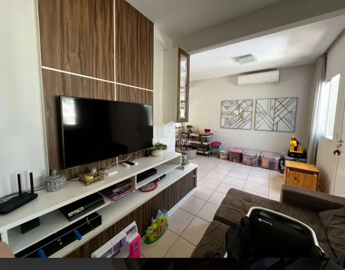 Casa com 3 dormitórios no bairro Tubalina.: 2ª foto da galeria de imagens do imóvel