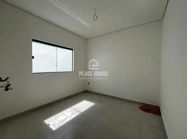 Oportunidade Única: Casa Recém-Reformada com Amplo Terreno e Localização Estratégica!: 5ª foto da galeria de imagens do imóvel