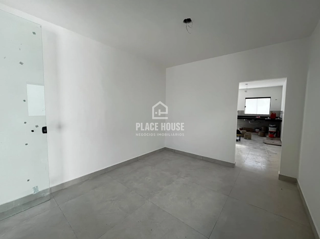 Oportunidade Única: Casa Recém-Reformada com Amplo Terreno e Localização Estratégica!: 2ª foto da galeria de imagens do imóvel