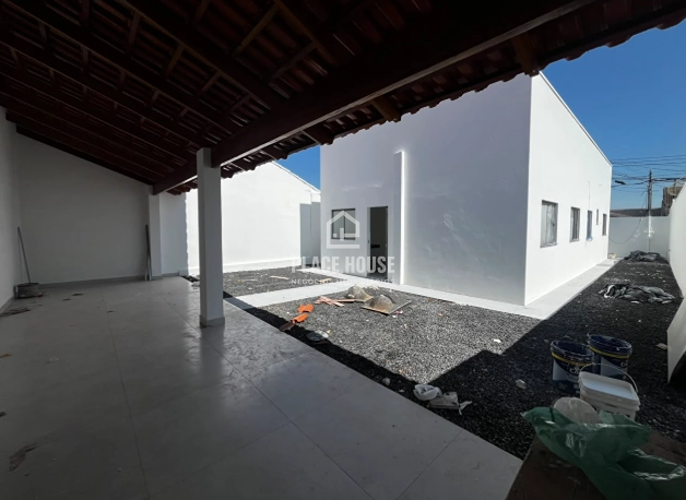 Oportunidade Única: Casa Recém-Reformada com Amplo Terreno e Localização Estratégica!: 7ª foto da galeria de imagens do imóvel