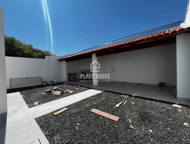 Oportunidade Única: Casa Recém-Reformada com Amplo Terreno e Localização Estratégica!: 13ª foto da galeria de imagens do imóvel