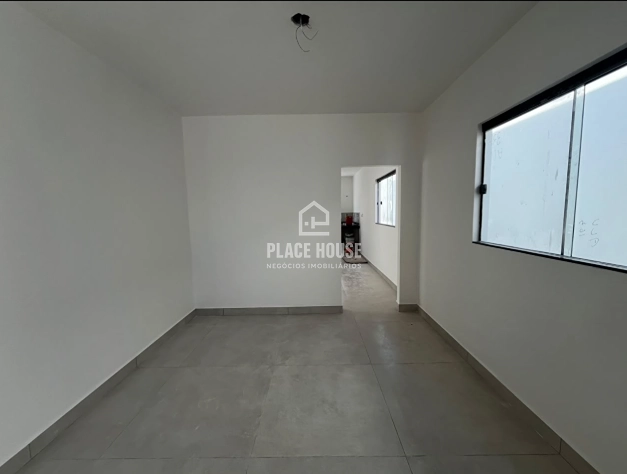 Oportunidade Única: Casa Recém-Reformada com Amplo Terreno e Localização Estratégica!: 4ª foto da galeria de imagens do imóvel