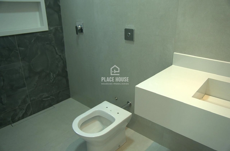  Casa de Alto Padrão à Venda no Reserva dos Ipês | 3 Suítes e Piscina: 15ª foto da galeria de imagens do imóvel