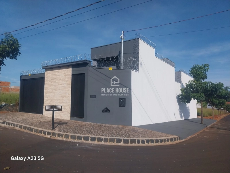 Casa no Portal do Vale - Uberlândia - MG: 1ª foto da galeria de imagens do imóvel