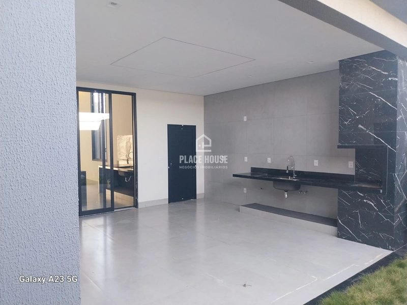 Casa no Portal do Vale - Uberlândia - MG: 6ª foto da galeria de imagens do imóvel
