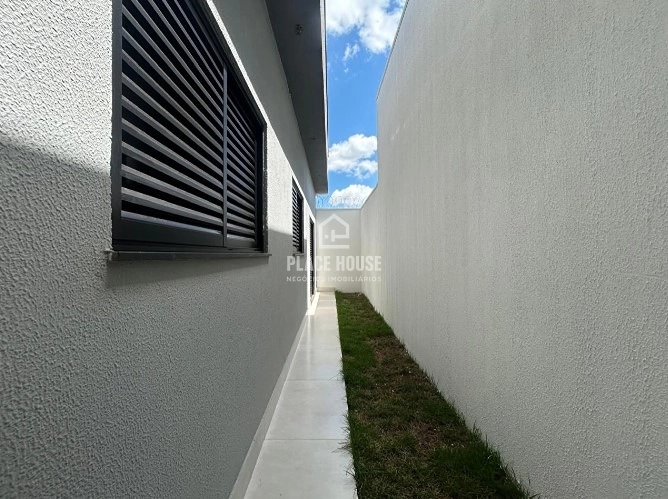  VENDO CASA DE 3 QUARTOS SENDO 1 SUÍTE E CLOSET - UBERLÂNDIA: 5ª foto da galeria de imagens do imóvel