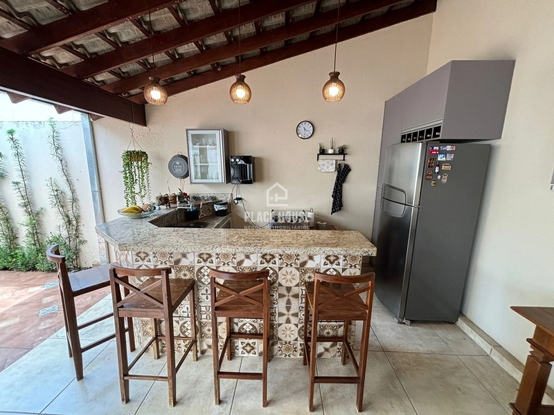 Linda Casa com 3 Quartos e Área Gourmet no Jardim Holanda: 6ª foto da galeria de imagens do imóvel