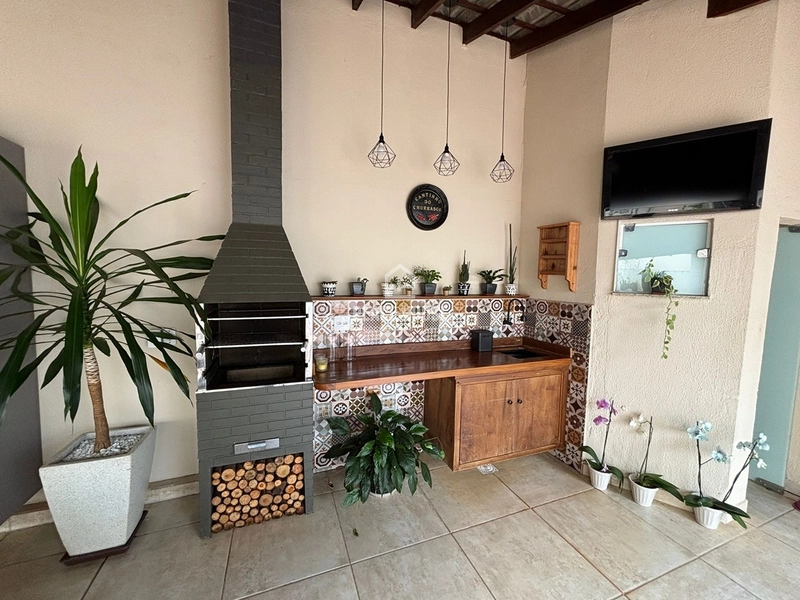 Linda Casa com 3 Quartos e Área Gourmet no Jardim Holanda: 5ª foto da galeria de imagens do imóvel