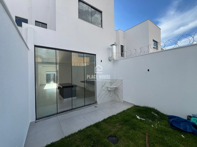 Casa Duplex estilo Sobrado à Venda  com 03 quartos, 01 suite – Novo Mundo/ Vida Nova- Uberlândia - MG: 16ª foto da galeria de imagens do imóvel